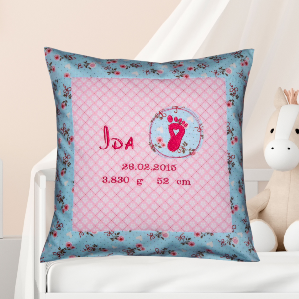 Kissenhülle mit Name + Datum + Herz + Krone bestickt 40x40 cm